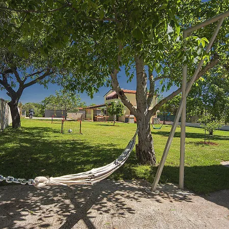 Casa de Férias Mit Badminton- Und Minifussballplatz *