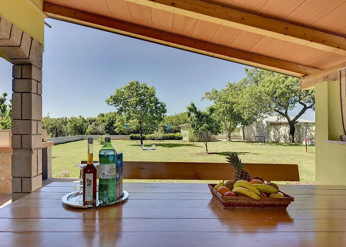 Mit Badminton- Und Minifussballplatz Vakantiehuis *