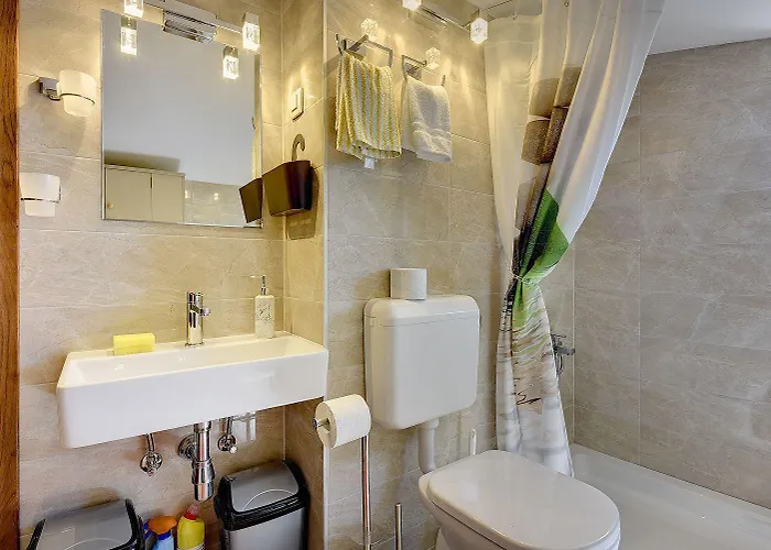 Mit Badminton- Und Minifussballplatz Vakantiehuis Pula