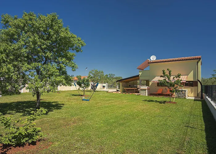 Mit Badminton- Und Minifussballplatz Vakantiehuis *