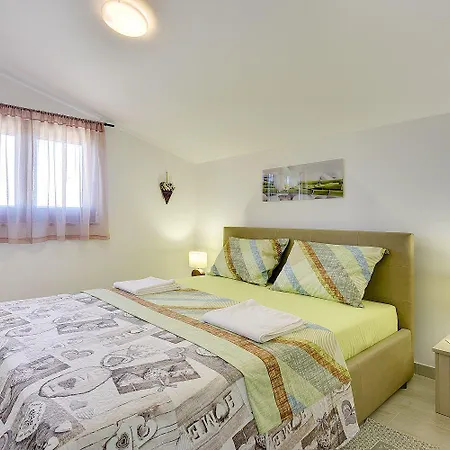 Semesterbostad Mit Badminton- Und Minifussballplatz